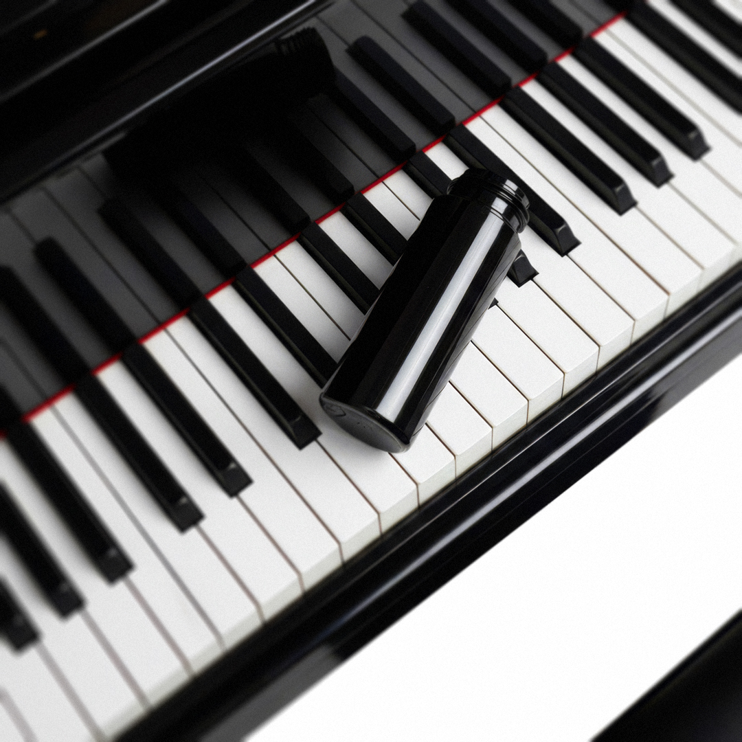 Piano Black masterbatch GM-91697E – efekt mirror gloss